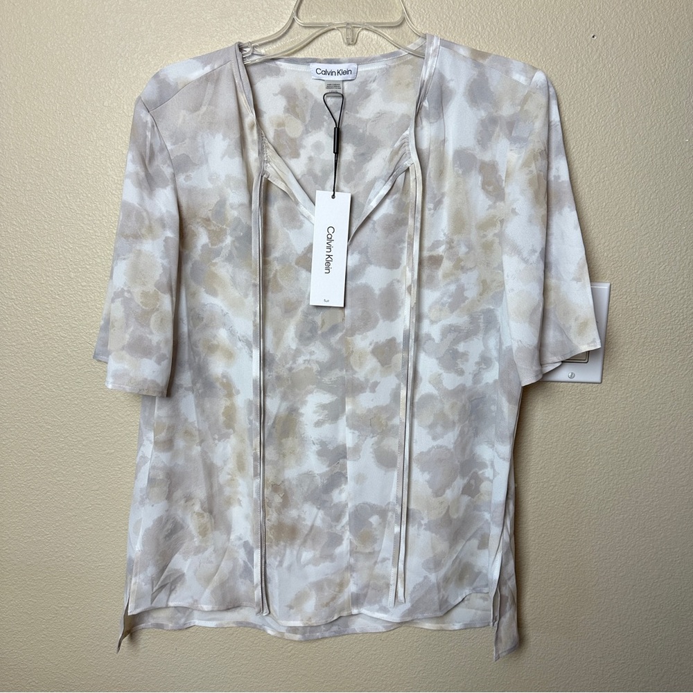 Calvin Klein Women's Cream and Tan Top NWT Size L